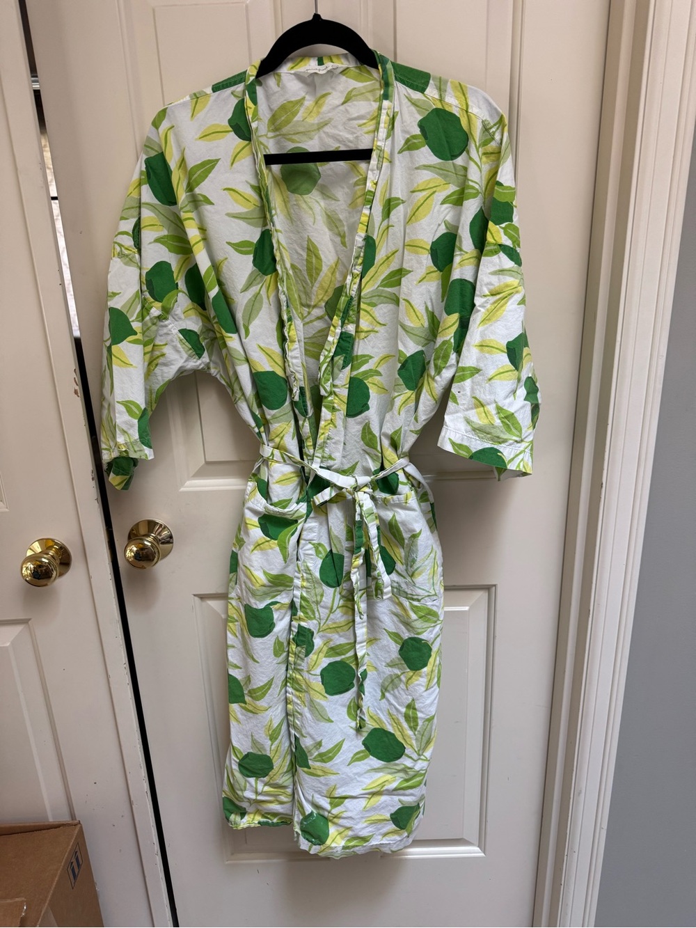 Printfresh White & Green Lime Print Cotton Robe